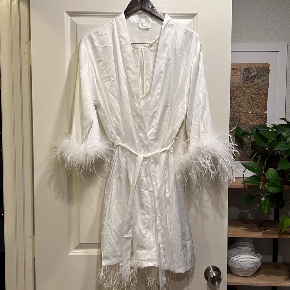 Ivory Feather-Trim Satin Robe & Slip Set - Picture 5 of 11